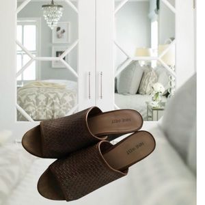 Final Sale Nine West EUC Brown Wedges